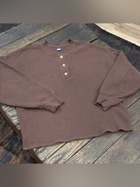 Old Navy Brown Waffle Henley Women’s Top Long Sleeve Shirt Size Medium